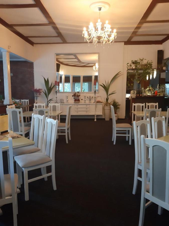 Guest house A Restaurace Belveder Romantico, Mini-zoo, Free Parking Jachymov