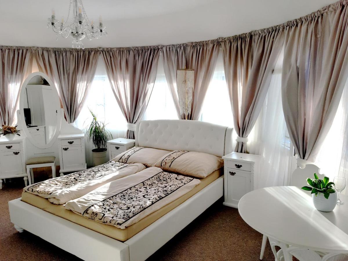 A Restaurace Belveder Romantico, Mini-zoo, Free Parking 3*